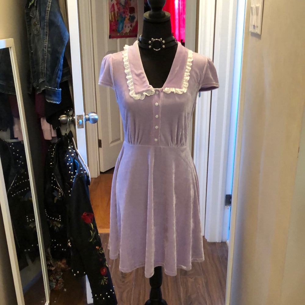KILLSTAR Flutter Sleeve Dress with White Lace Trim on Collar Size Small